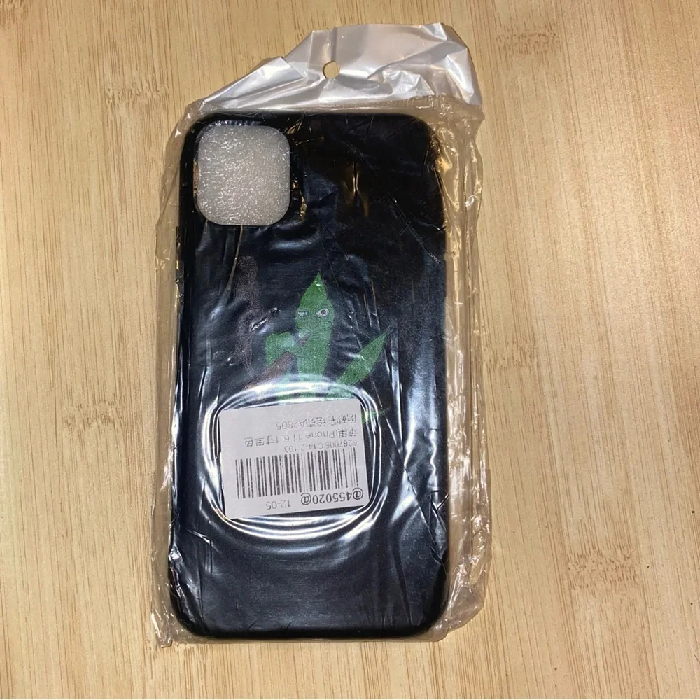 iPhone 11 glass screen protector & case new